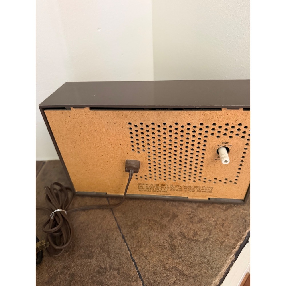 Vintage Motorola Solid State AM/FM Clock Radio Brown Mid Century Modern Retro - Picture 6 of 12